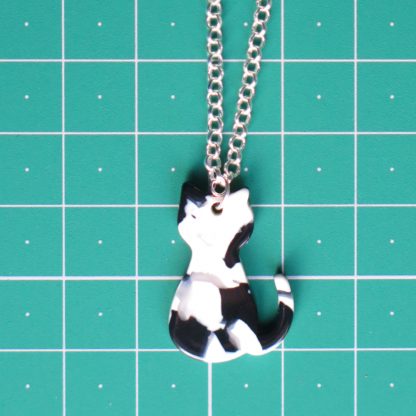 Mini-Kitty Cat Pendant Silver Necklace Resin Acrylic